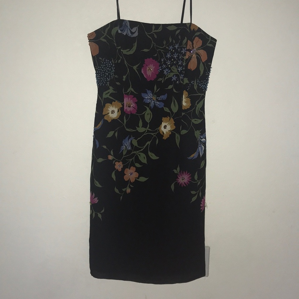 Beautiful size 6 strapless evening dress.